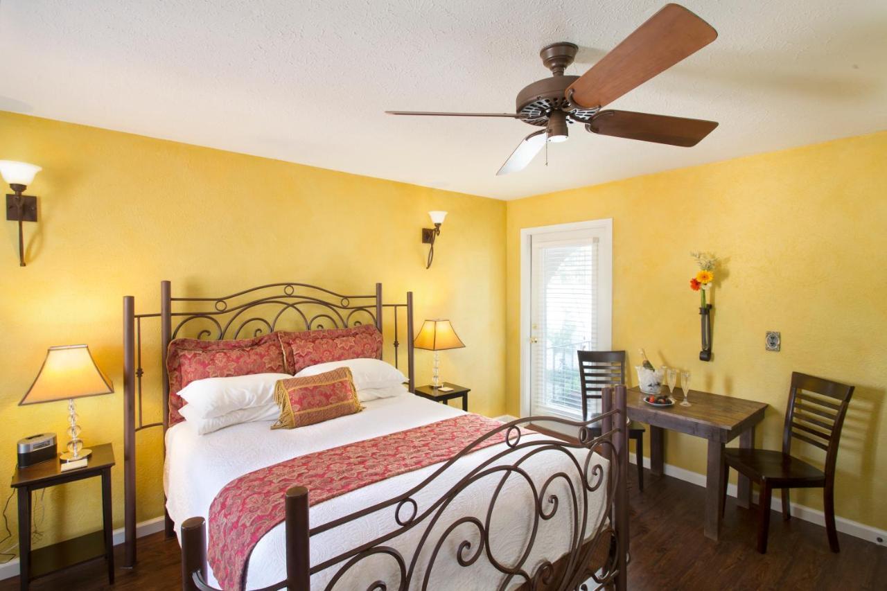 Lakehouse Bed And Breakfast Canyon Lake Buitenkant foto