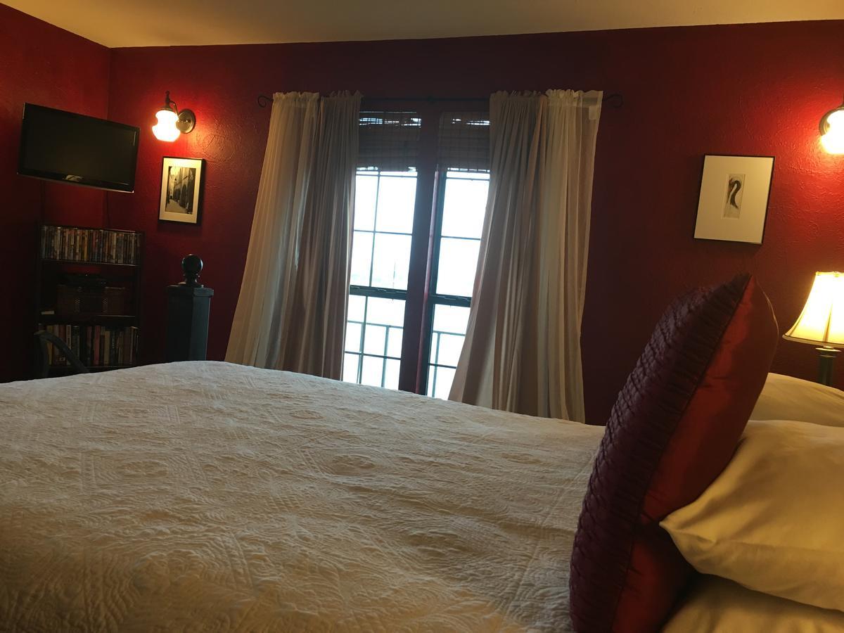 Lakehouse Bed And Breakfast Canyon Lake Buitenkant foto