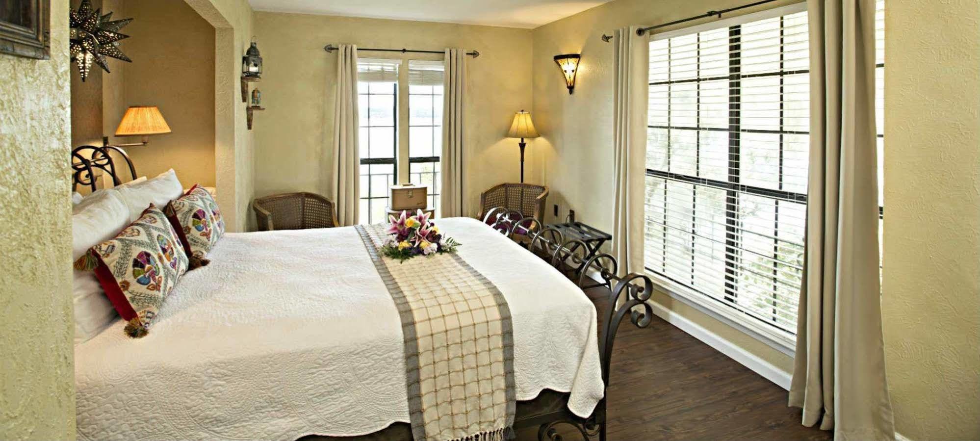 Lakehouse Bed And Breakfast Canyon Lake Buitenkant foto